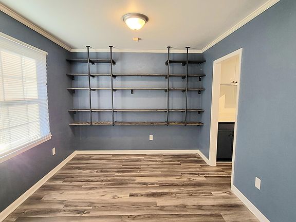 5th image of 906 Meadowbrook Dr