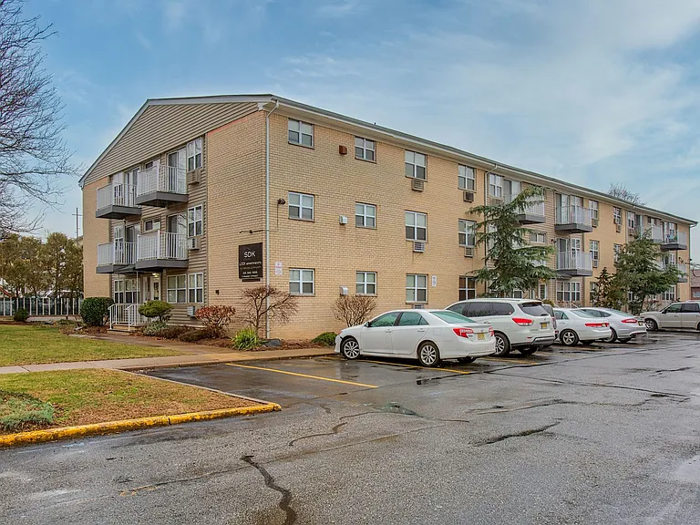 SDK Lodi Apartments — Photo 35