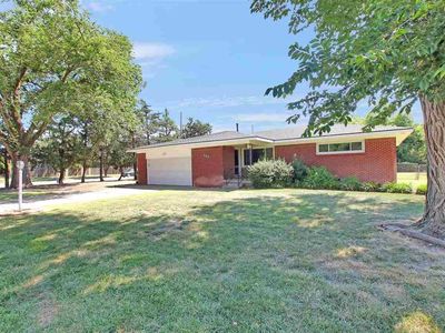 300 S Parkridge Rd, Wichita, KS, 67209