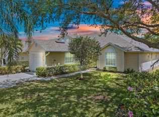 551 6th St, Vero Beach, FL 32962