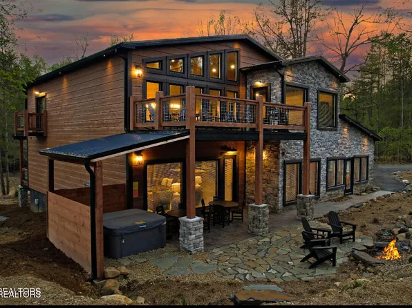 2233 Sawmill Branch Dr, Sevierville, TN 37862