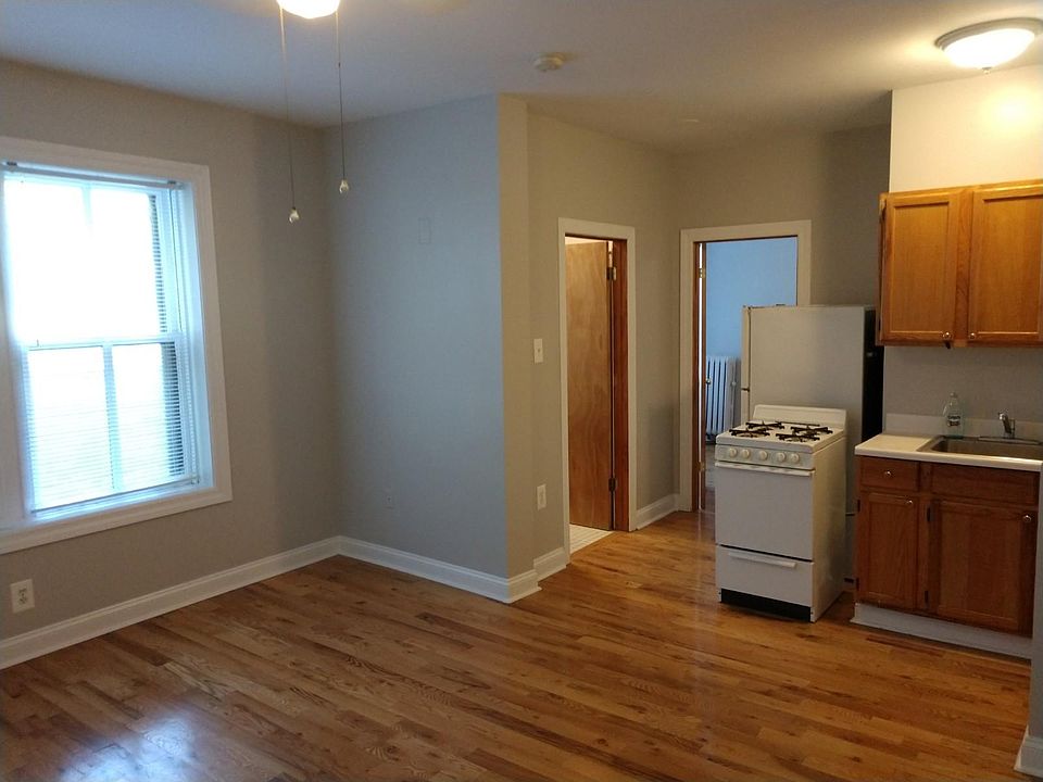 1st image of 1414 W Pratt Blvd APT 406