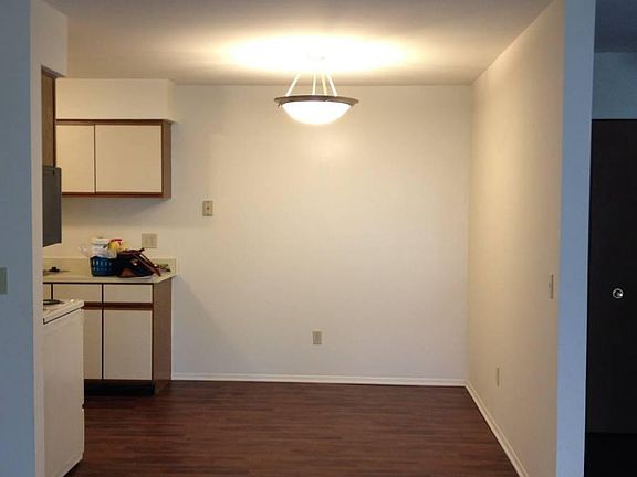 5th image of 15640 Lakeside Village Dr