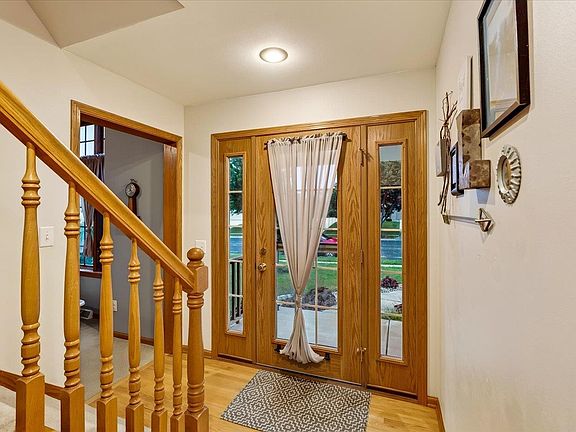 4th image of 1901 Meadow Dr