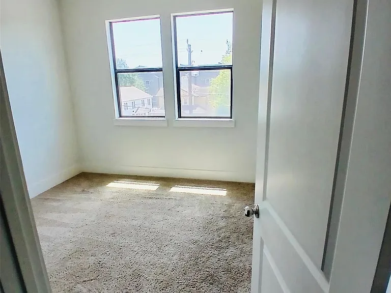 2913 Leeland St — Photo 15
