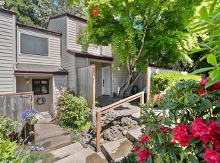 10619 SW Canterbury Ln, Tigard, OR 97224