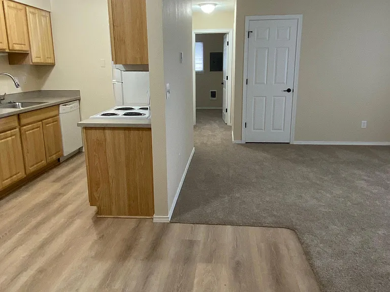 2619 NE Halsey St — Photo 6