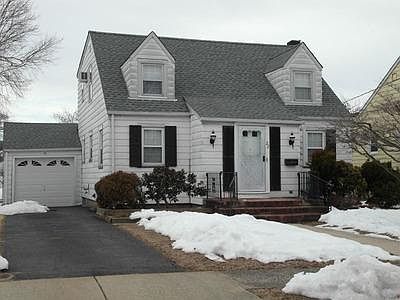 2nd image of 136 W 4th St