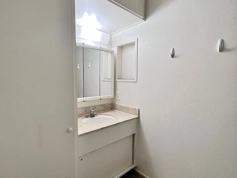 9 Commodore Dr #205 — Photo 4