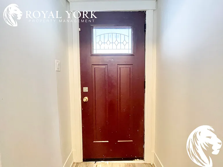 35 Concession St — Photo 3