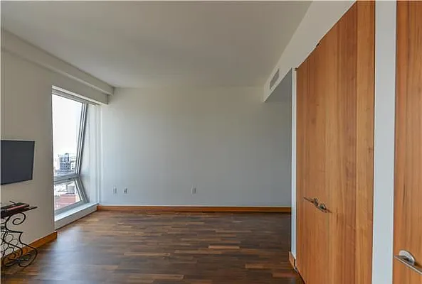 Rented by 212 Consulting Corp | media 34