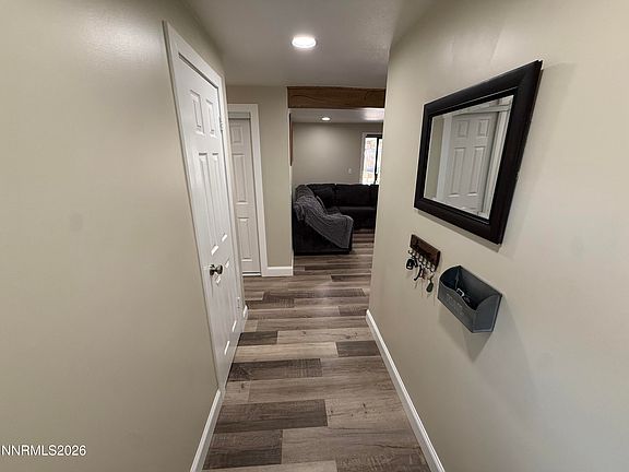 4th image of 210 W Applegate Way