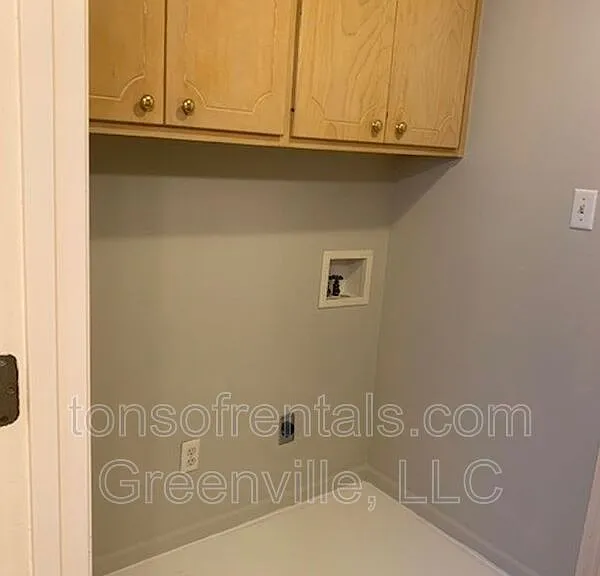 208 Church St — Photo 12