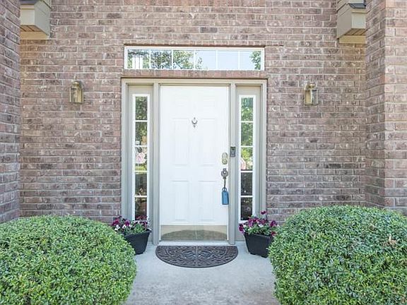 3rd image of 41 Ozark Dr