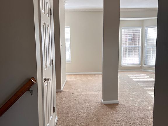 3rd image of 522 Tuliptree Sq NE