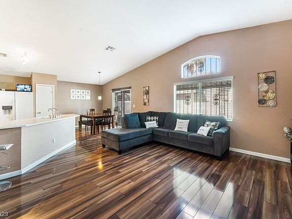 4th image of 3752 Walnut Green Ave