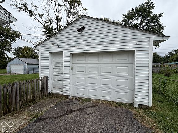 3rd image of 2528 S 23rd St
