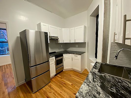 2nd image of 284 Mulberry St APT 8