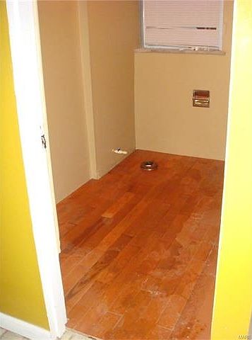 2nd image of 2843 Miami St