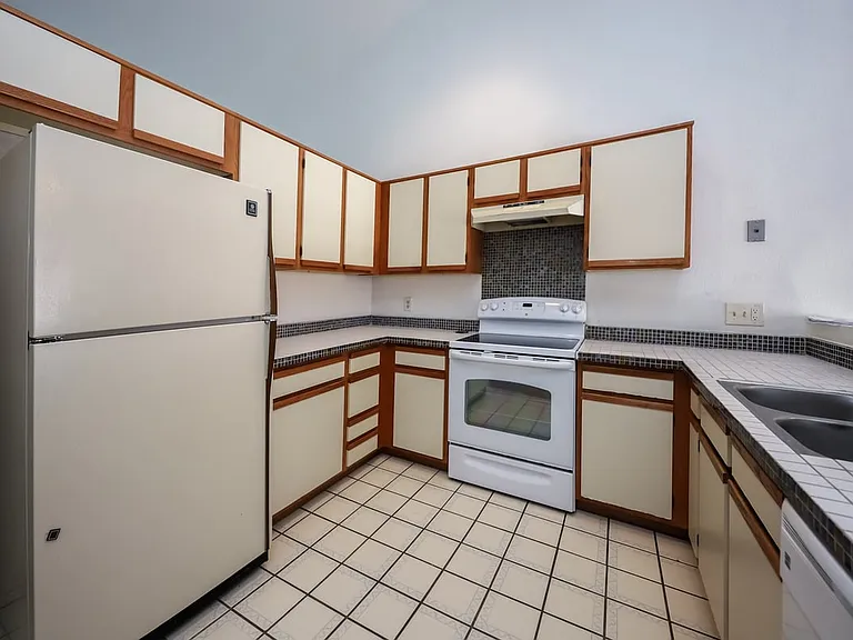 10043 E Bryonwood Ln — Photo 11