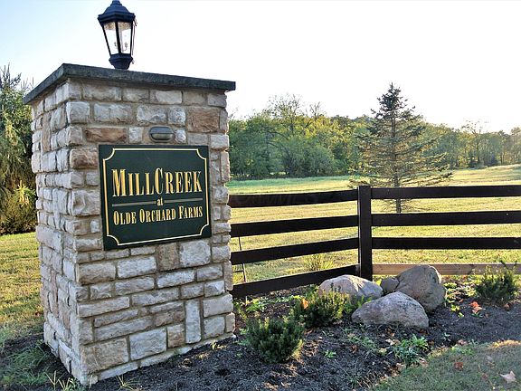 3rd image of 708 Olde Creek Dr