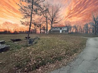 5913 Glade Chapel Rd, Hillsboro, MO 63050