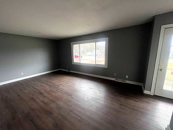 3rd image of 4445 Clover Crest Ln