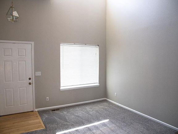 Entrance/Living room