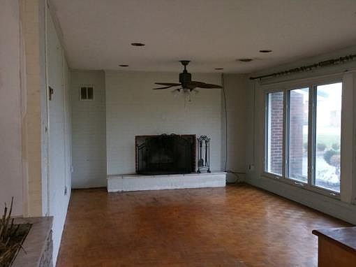 3rd image of 82 Westview Dr