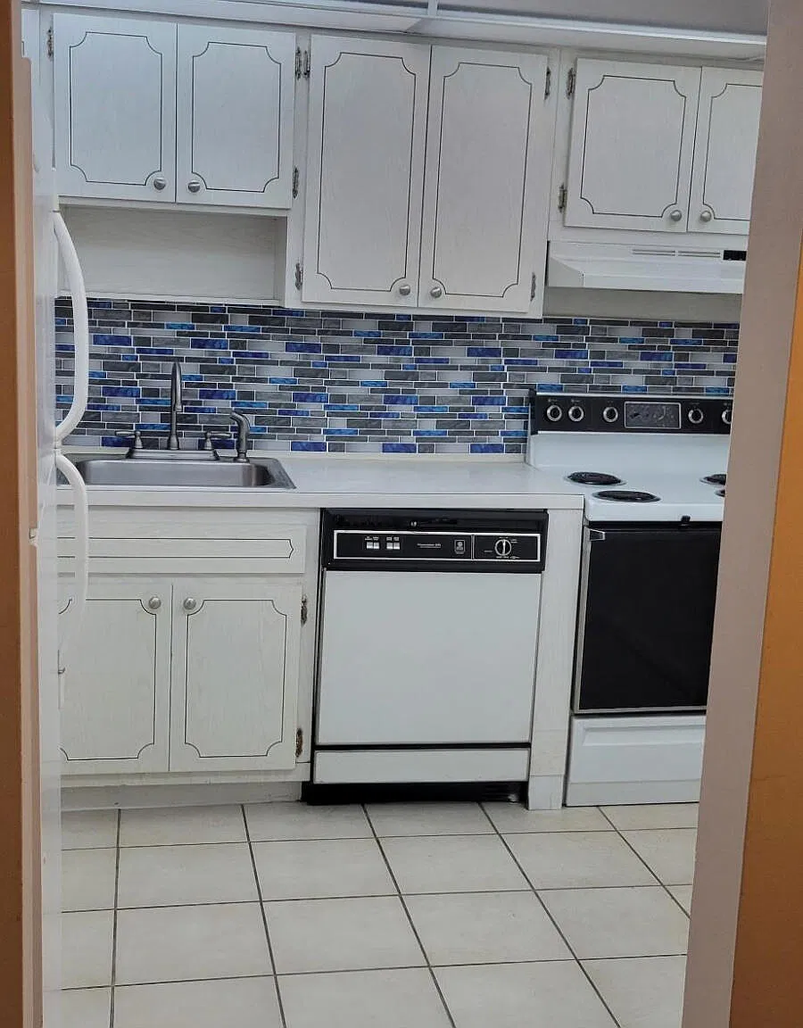 1 bed, 1.5 bath, 775 sqft, $1,700 — Photo 3