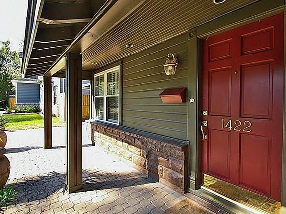 3rd image of 1422 Gardenia Dr