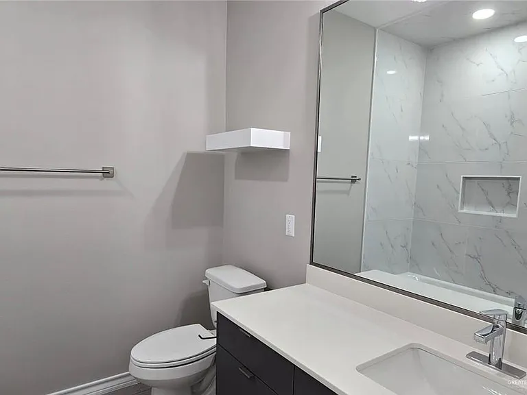 1420 S Xanthia St #6 — Photo 9