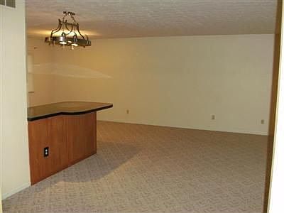 4th image of 6253 Delcrest Dr