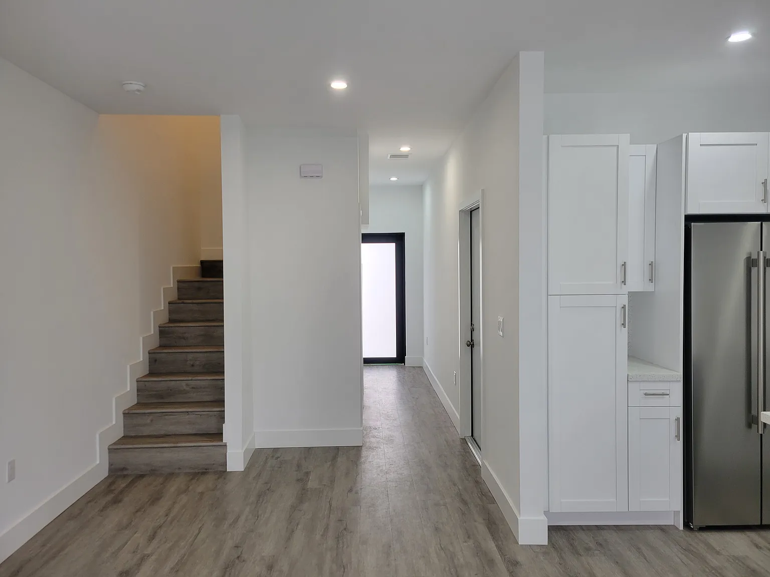 3-Bedroom, 2.5-Bathroom Townhouse in Hollywood with Amazing Amenities. — Photo 4
