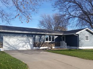 614 4th St, Gibbon, NE 68840