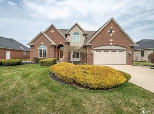 1033 Saint James Park Ave, Monroe, MI 48161