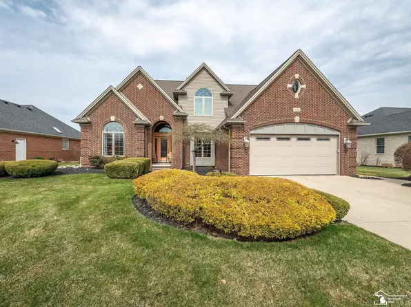 1033 Saint James Park Ave, Monroe, MI 48161