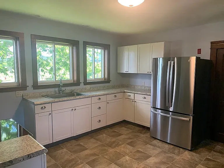 375 Hadley Rd — Photo 6