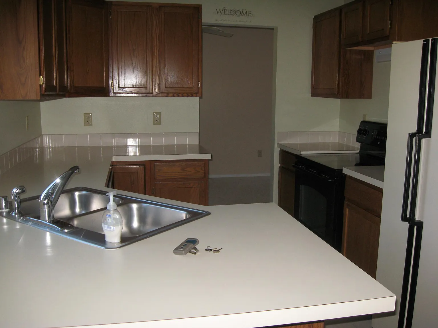 4 bed, 2.5 bath, 1800 sqft, $2,350 — Photo 2