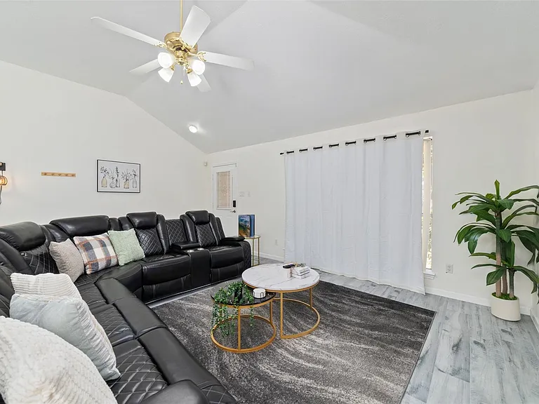 3511 Colleen Woods Cir — Photo 5