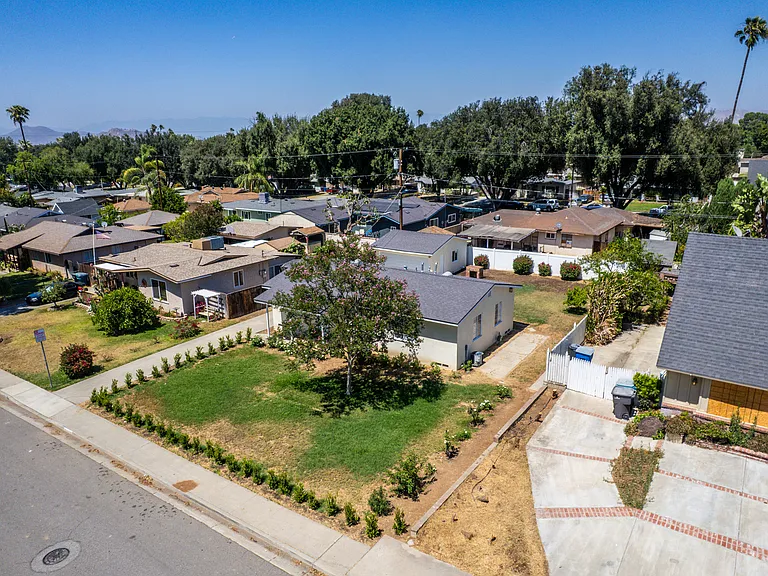 3005 Bautista St — Photo 20