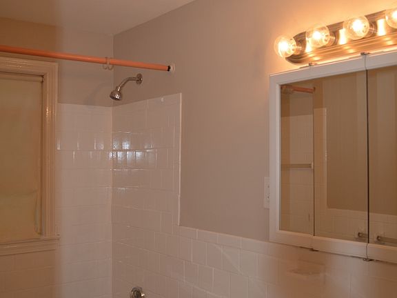 4th image of 12 Harvard Ave APT 1