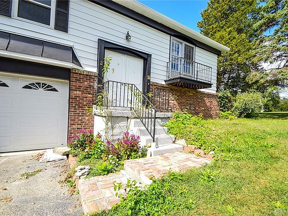 3rd image of 735 Waneta Ave