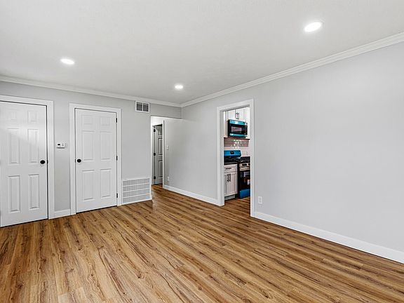 5th image of 1611 E 4th St