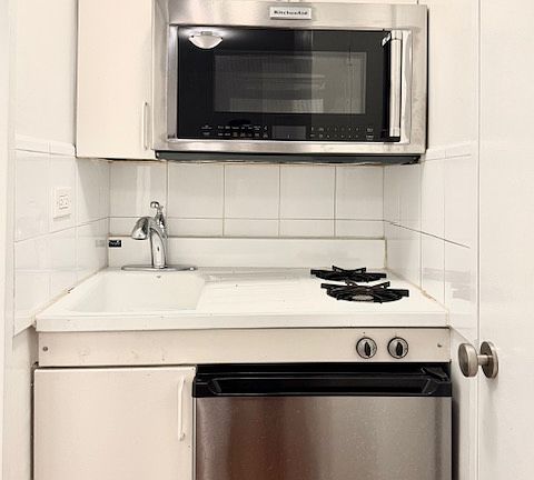 2nd image of 339 E 57th St APT 6D