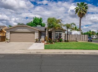 794 Isaac Newton Dr, Hanford, CA 93230