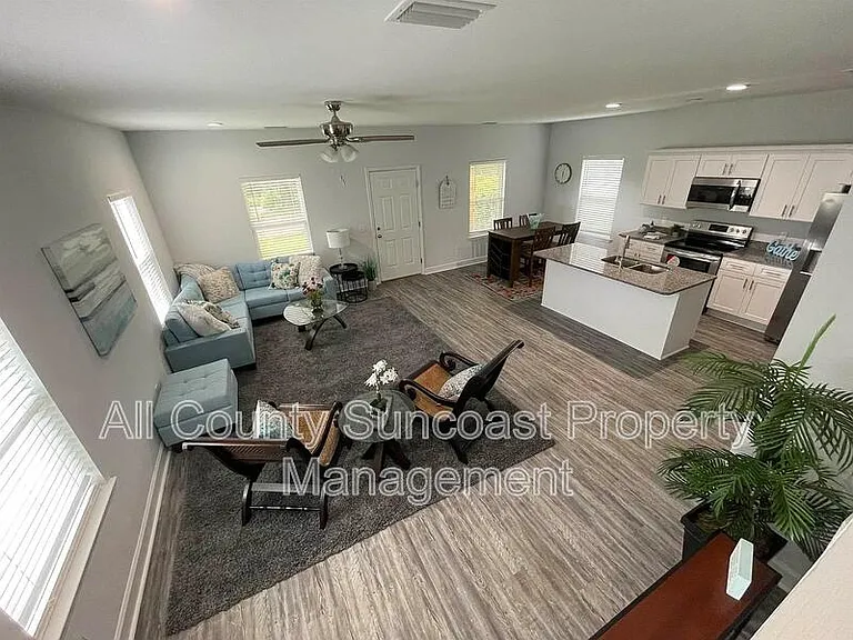 300 Bowman St — Photo 12
