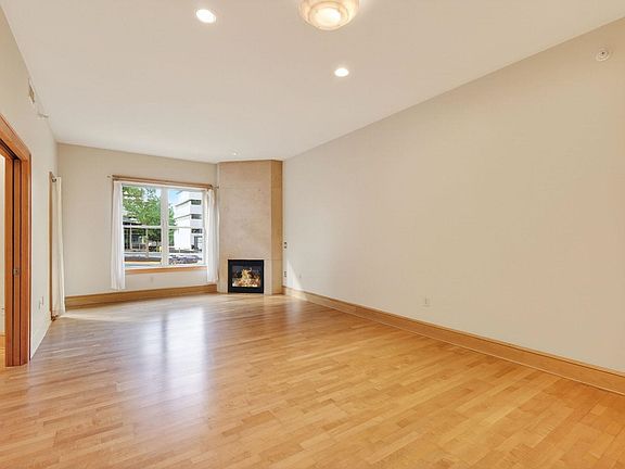 5th image of 360 W Washington Ave Unit 105