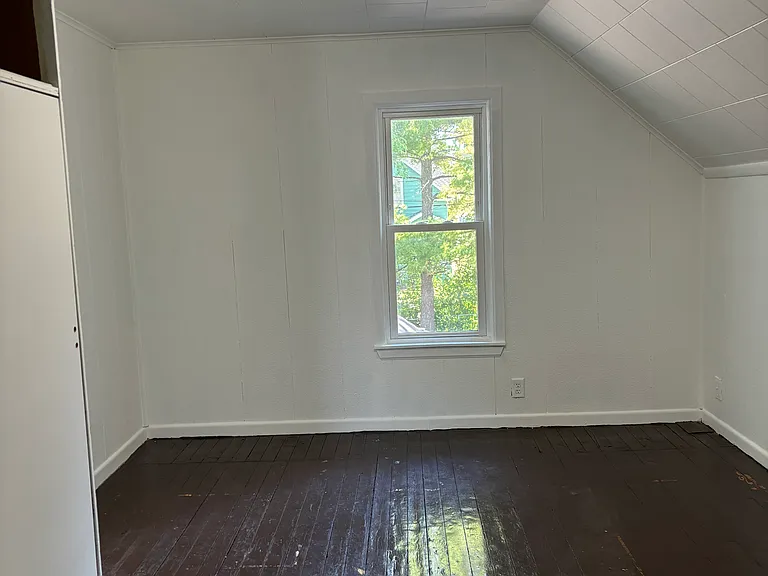 1012 Dove St — Photo 8