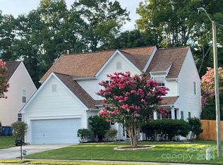 6037 Firethorne Ln, Concord, NC 28025